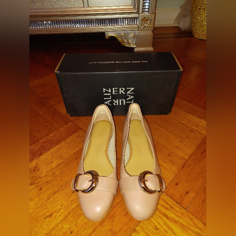 Naturalizer Women's Taupe Flats with Buckle
